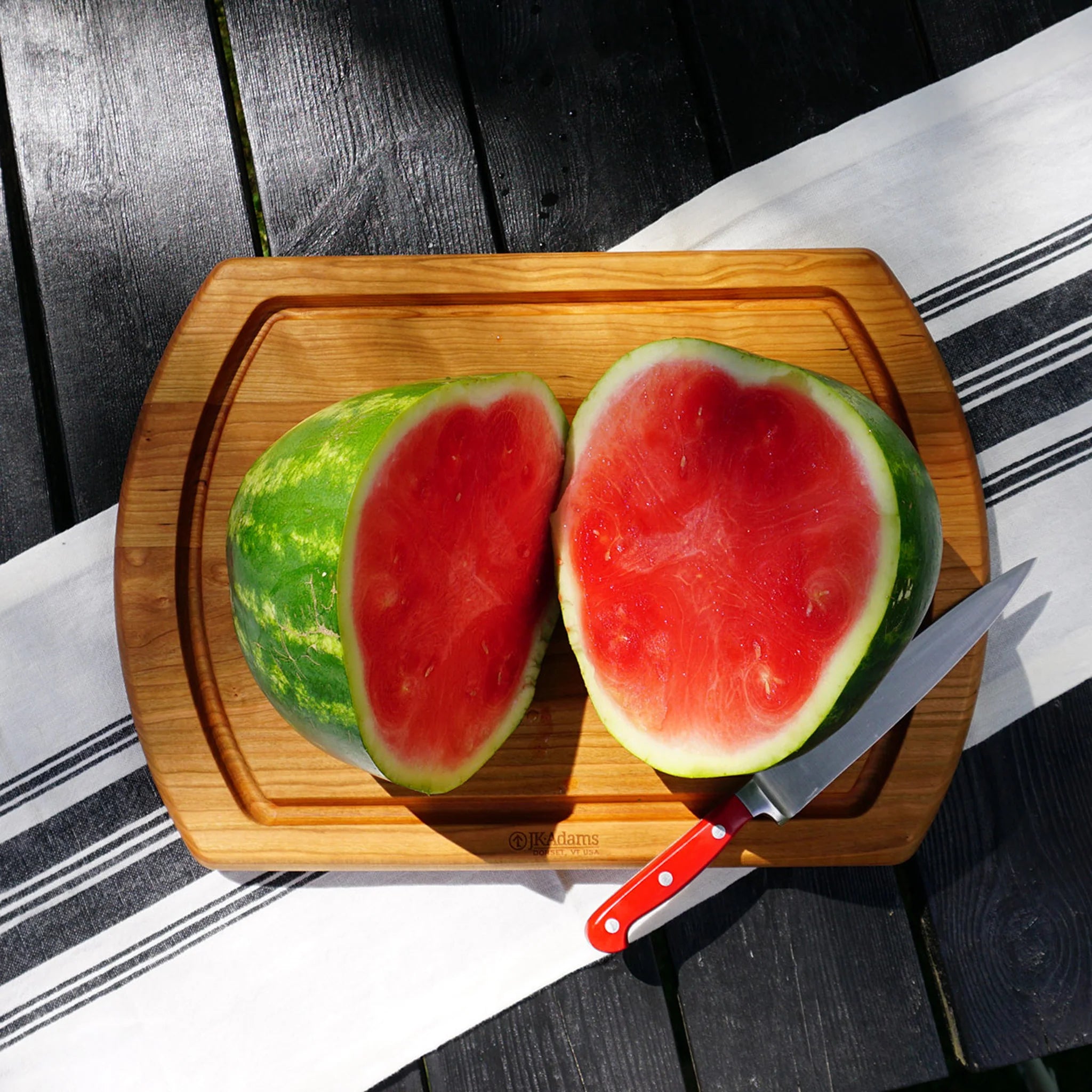 Reversible Turnabout Cutting Board with Cradle Well 20x14